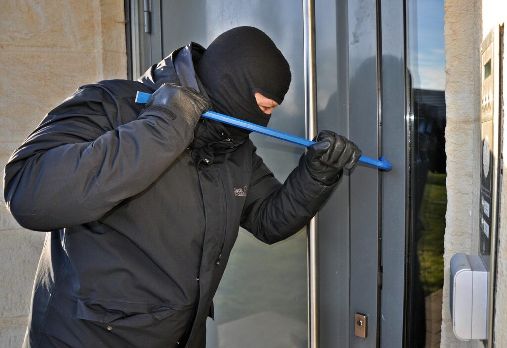 Burgler
